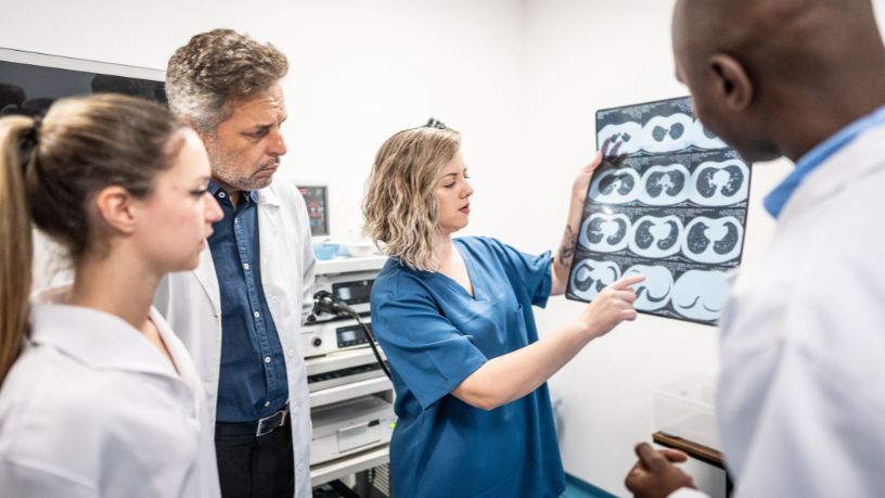 Como integrar resultados consistentes e atendimento humanizado? O Instituto IBDSocial aborda soluções para equilibrar eficiência e qualidade.