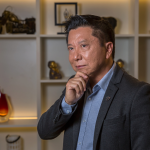 Na estética masculina, homens que se transformam mostram como a cirurgia plástica evoluiu para atender novas demandas, diz Milton Seigi Hayashi.