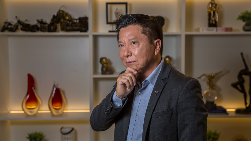 Na estética masculina, homens que se transformam mostram como a cirurgia plástica evoluiu para atender novas demandas, diz Milton Seigi Hayashi.