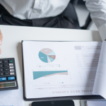 Critérios que diferenciam uso produtivo de dados de uso meramente acumulativo ganham clareza quando Gustavo Morceli orienta a transformação de informação em decisões que realmente geram impacto.